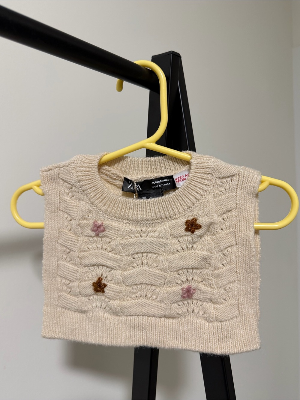 NWT Zara Accessories Kids Sweater Vest with Floral Embroidery